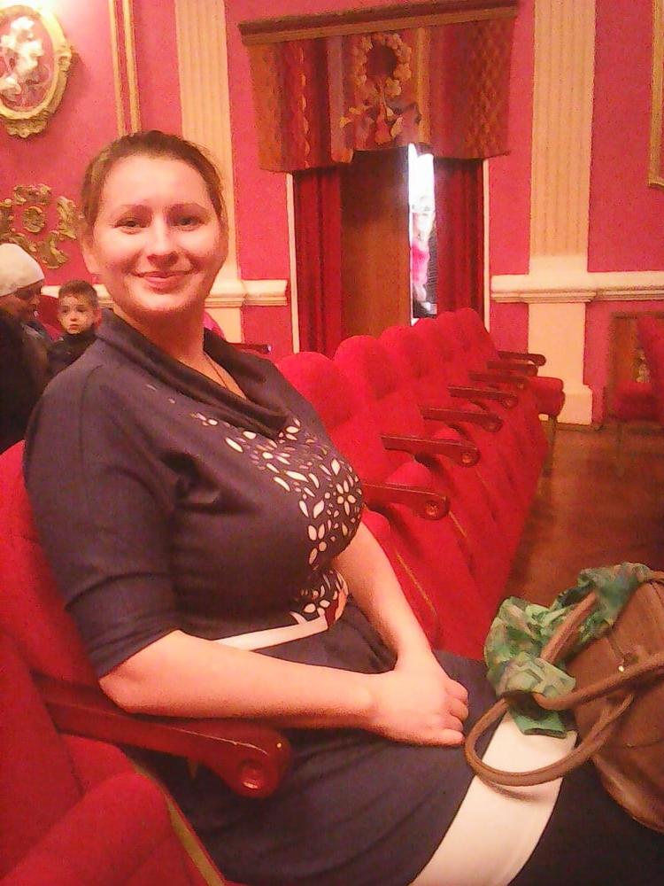 12P Busty Russian Woman 3677