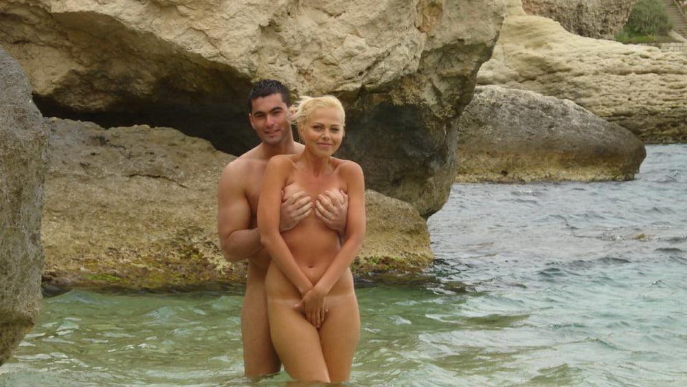 8P Beach Voyeur