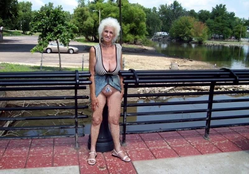 25P A granny lovers dream girl