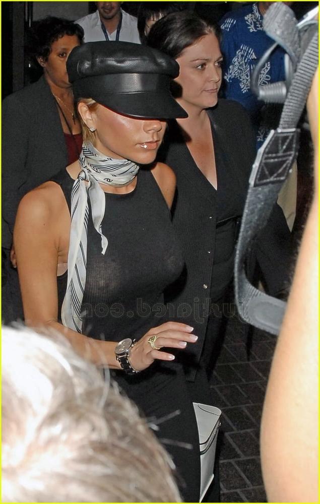 13P Victoria Beckham - Nipples Pokies 2007
