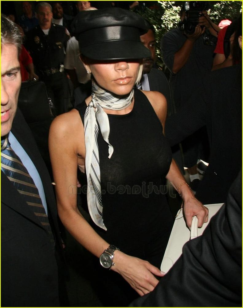 13P Victoria Beckham - Nipples Pokies 2007