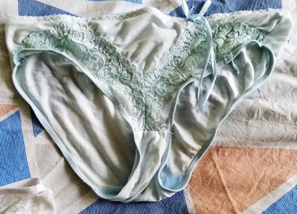 25P granny and panty