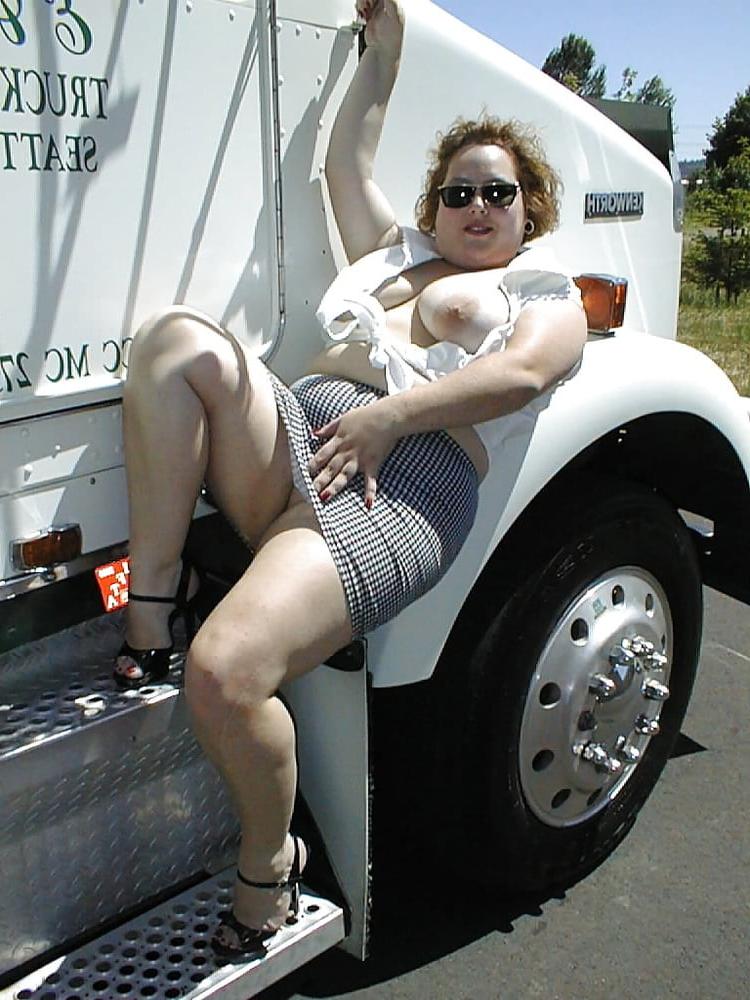 13P Gorgeous BBW IN MINI SKIRT