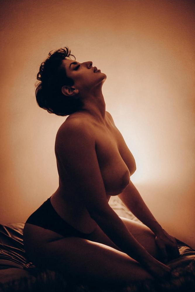 25P arab babe