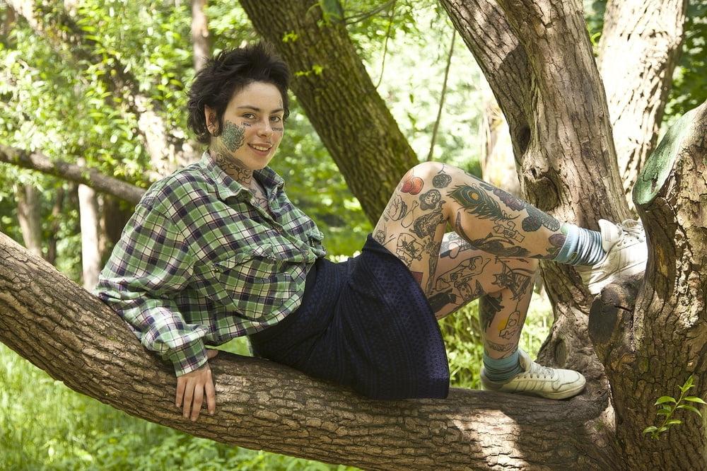 25P russian tattooed slut on the beach