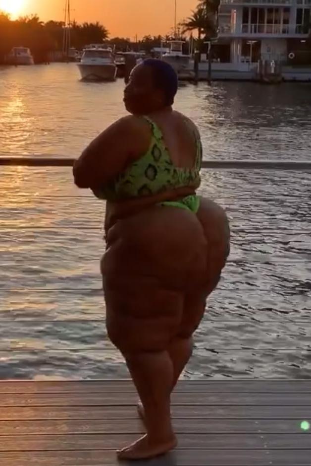 11P Caught this big booty black bbw walking while on vacatiom