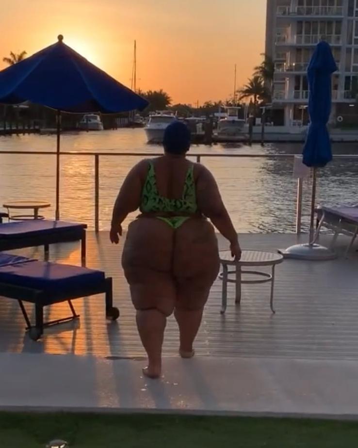 11P Caught this big booty black bbw walking while on vacatiom