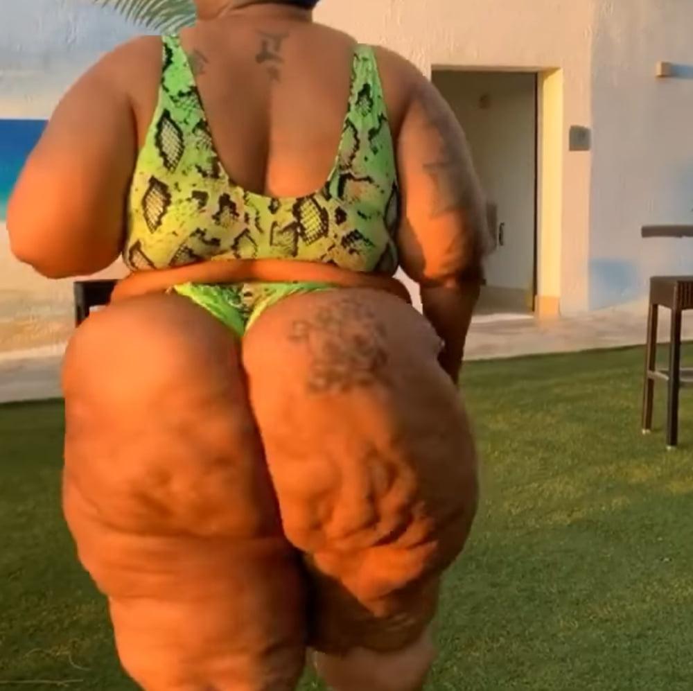 11P Caught this big booty black bbw walking while on vacatiom