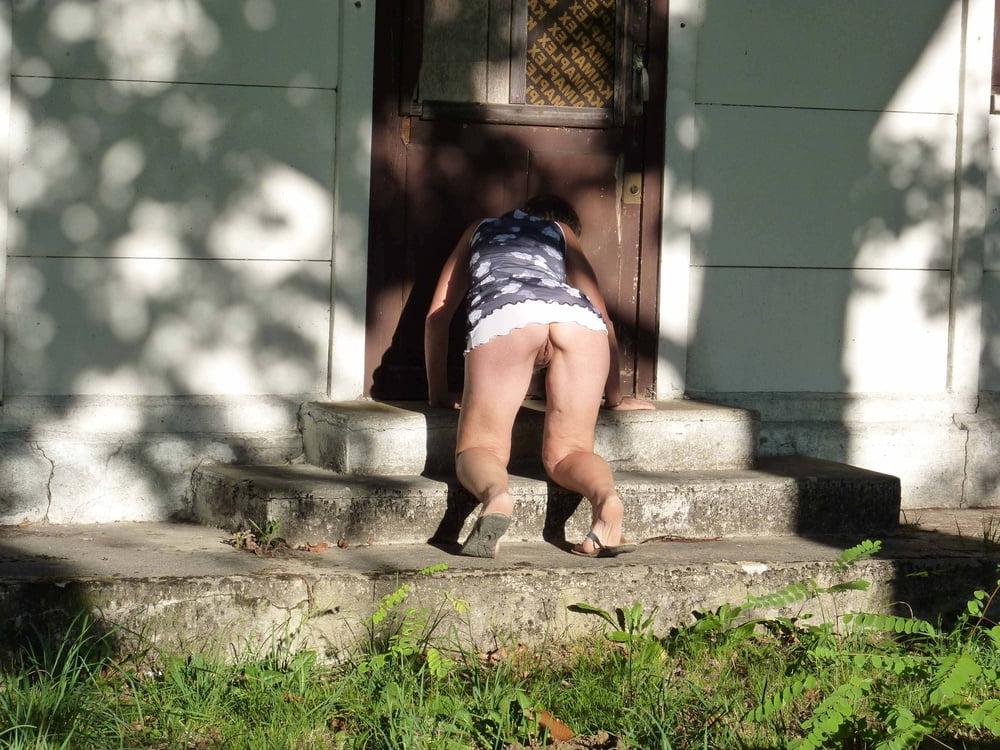 25P upskirt