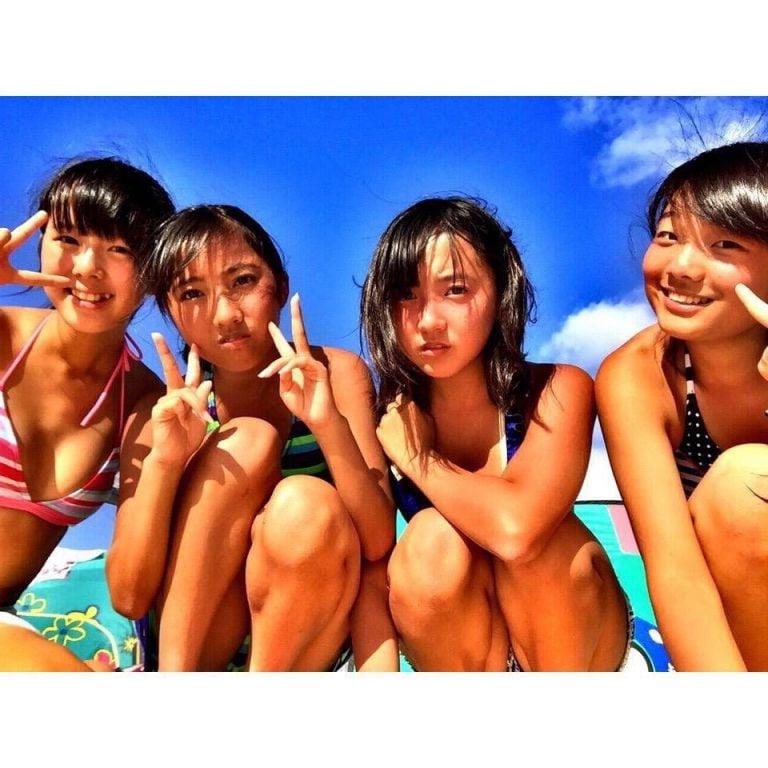 6P Bikinigirls