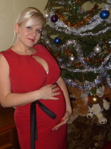 10P Busty Russian Woman 3676