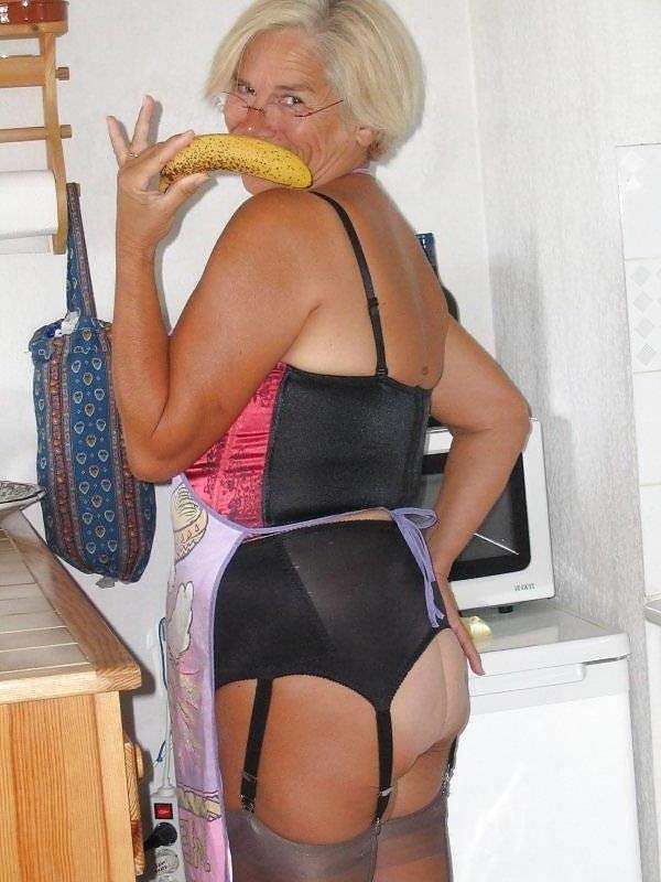 24P Granny Annick 5.