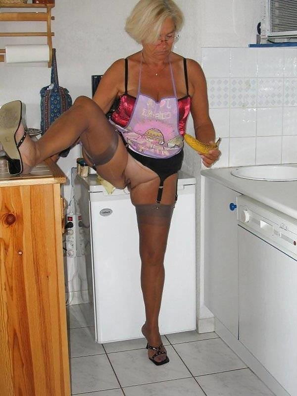 24P Granny Annick 5.
