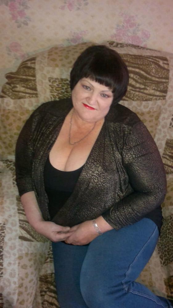 20P BBW - Mature - Clothed 6