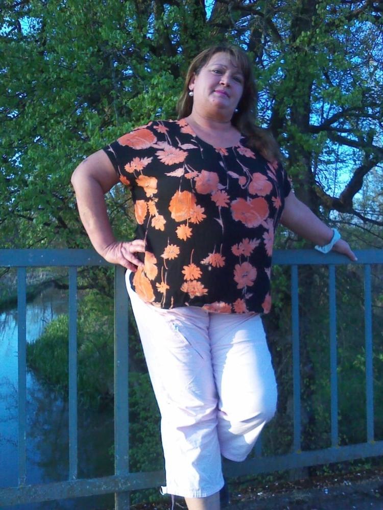 20P BBW - Mature - Clothed 6