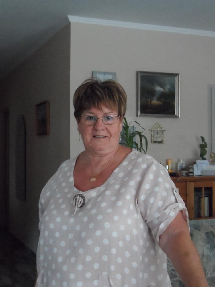 20P BBW - Mature - Clothed 6