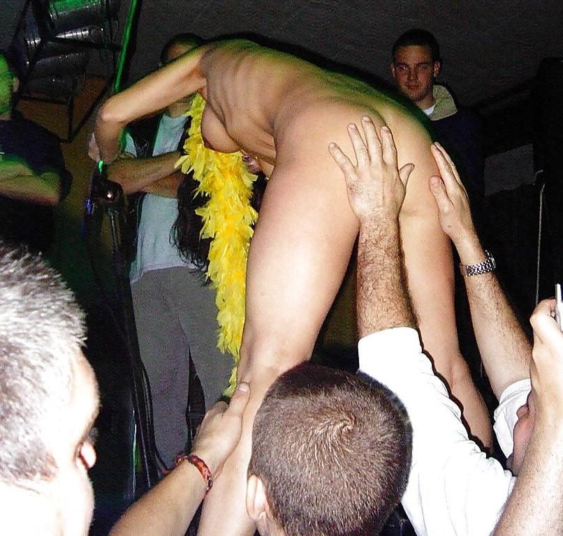25P MILF STRIPPERS RISKING GROPING AND TICKLES