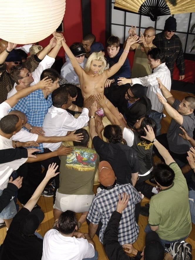 25P MILF STRIPPERS RISKING GROPING AND TICKLES