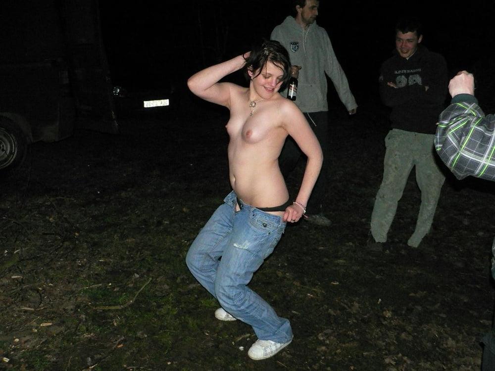 25P MILF STRIPPERS RISKING GROPING AND TICKLES