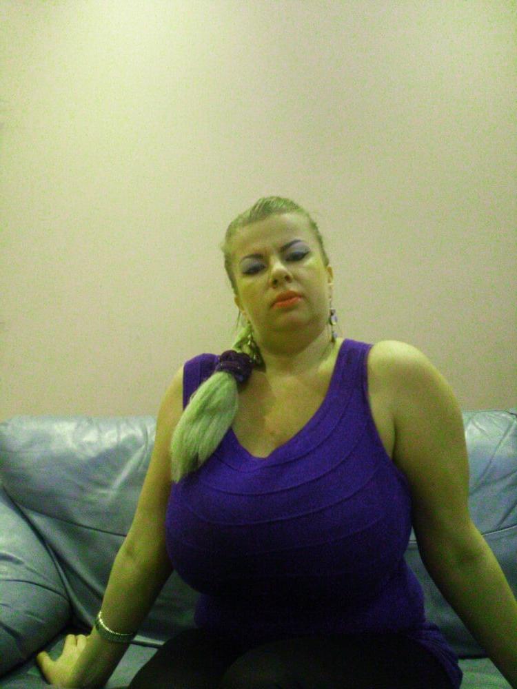 25P Busty Russian Woman 3672