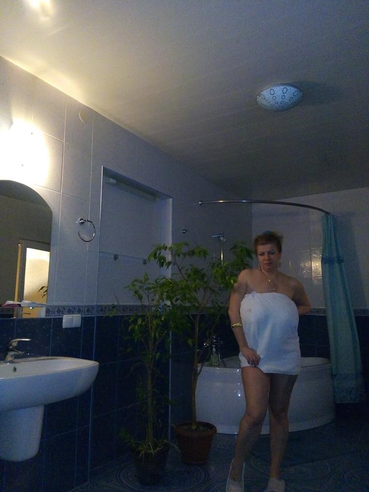 25P Busty Russian Woman 3672