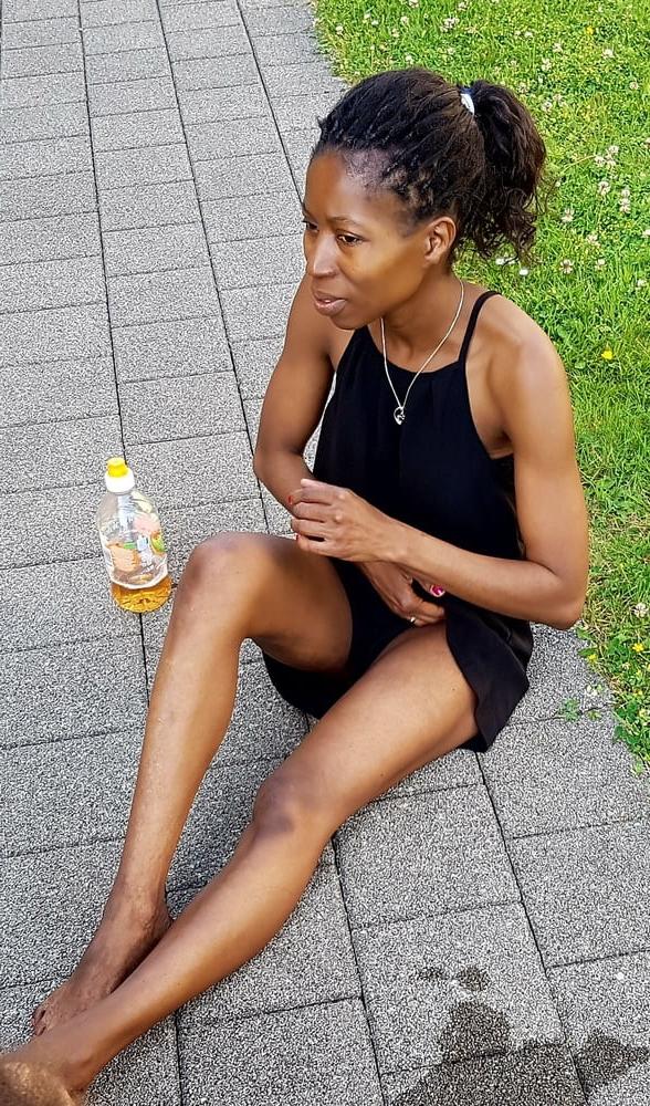 22P Expose black girl