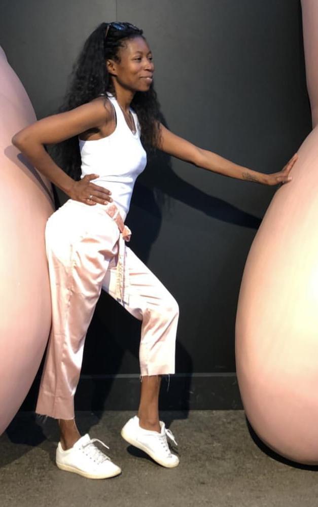 22P Expose black girl