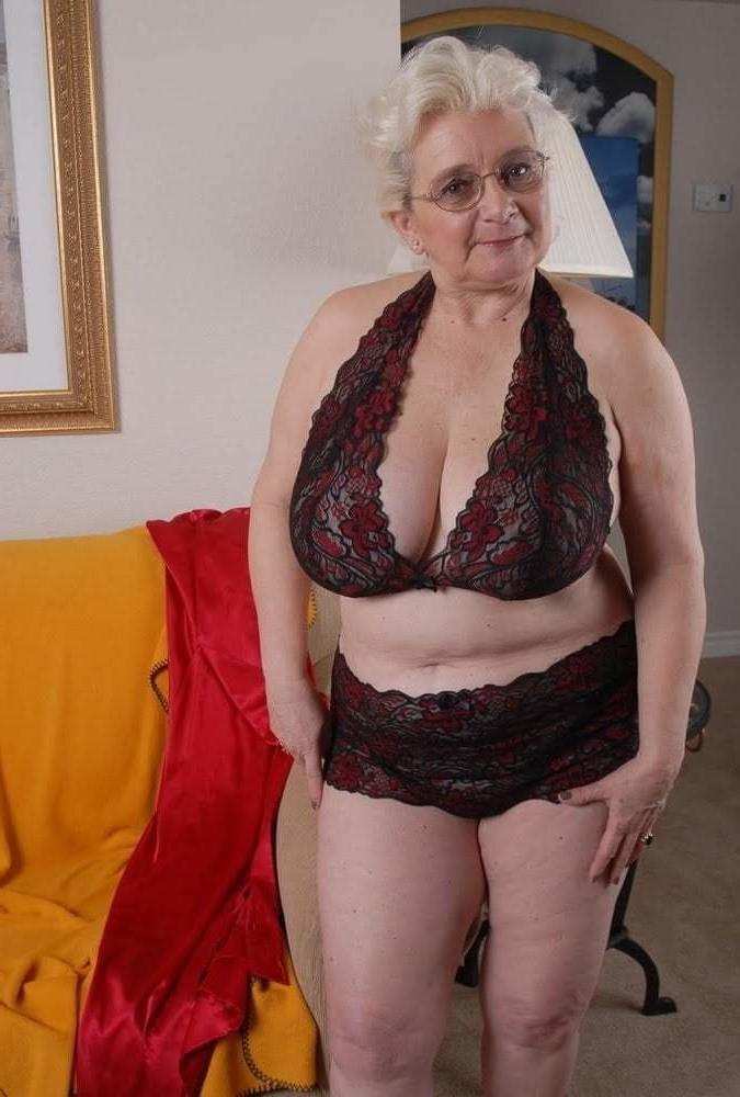 20P Granny Lingerie 13