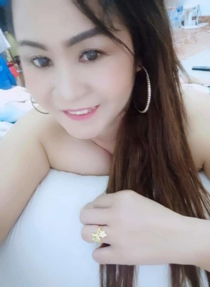 25P Gadis di rumah buah dada besar