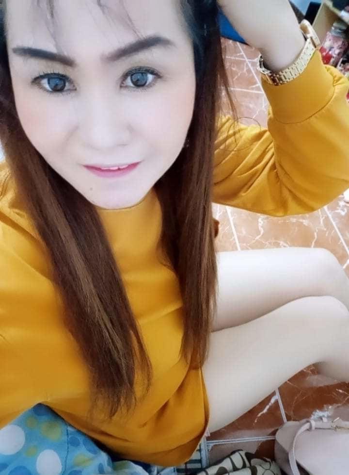 25P Gadis di rumah buah dada besar