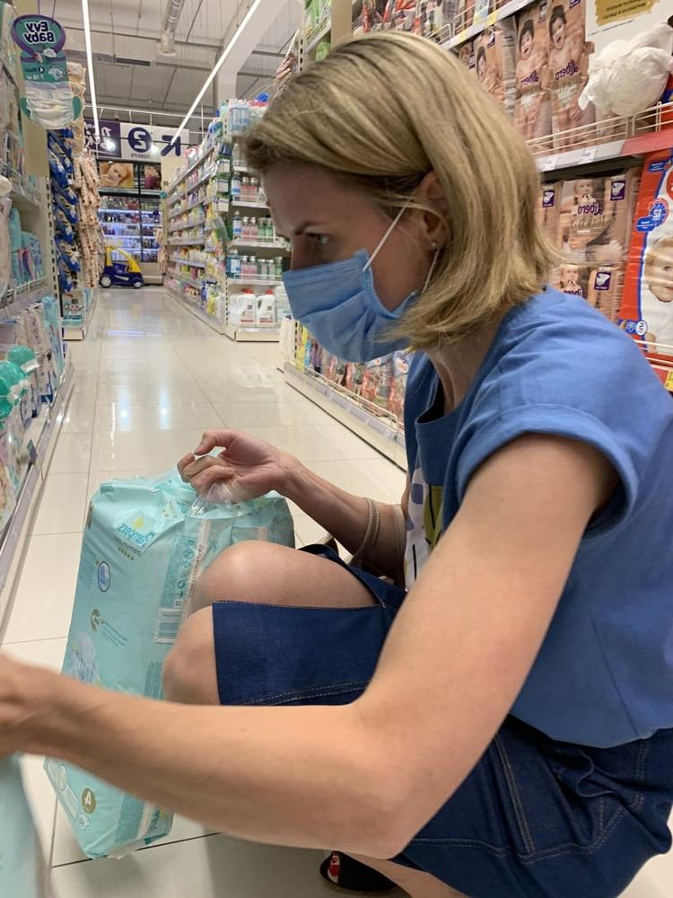 17P MILF upskirt