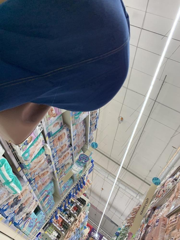 17P MILF upskirt