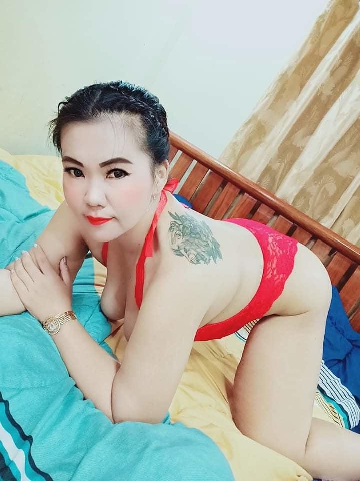 25P Ibu di rumah susu besar
