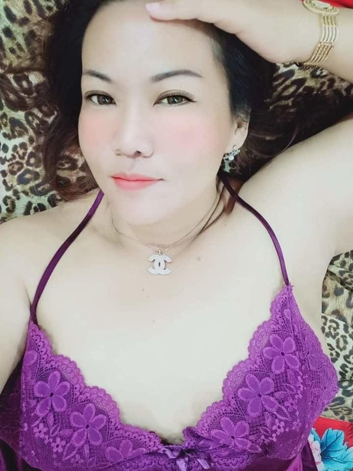 25P Ibu di rumah susu besar