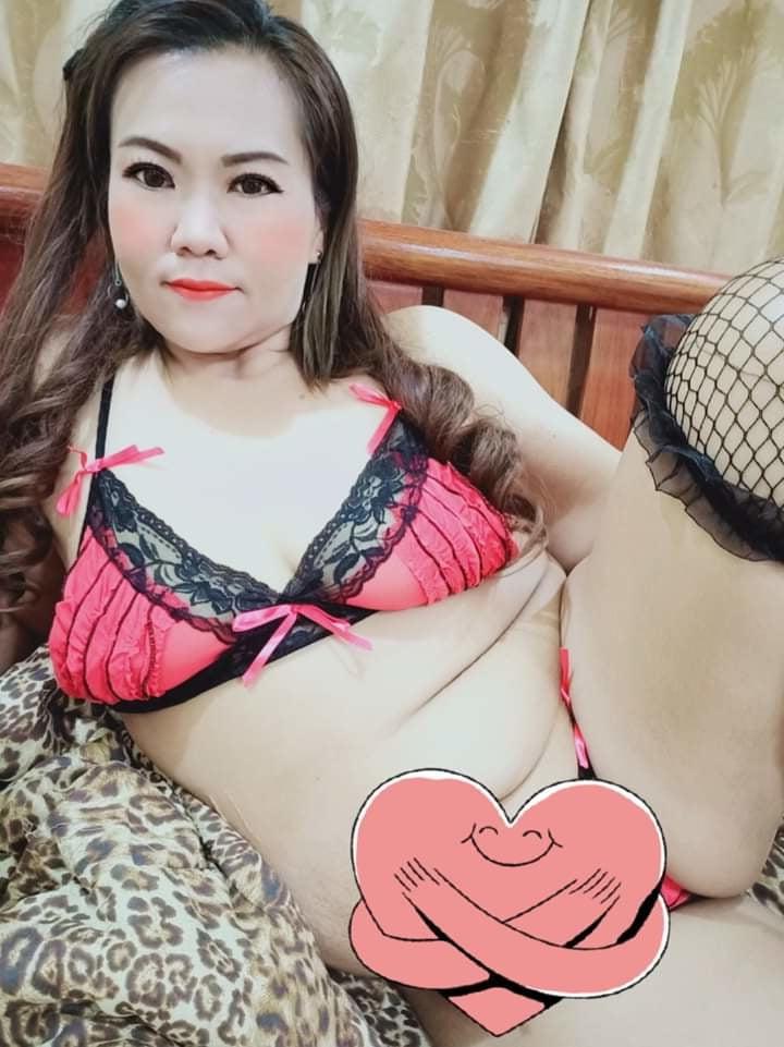 25P Ibu di rumah susu besar