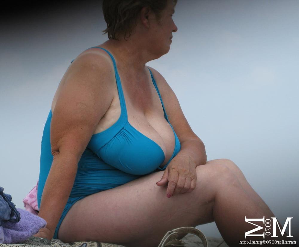 14P Granny and Milf in bikini (BBW)