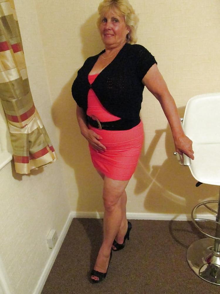 25P Fucking granny whore