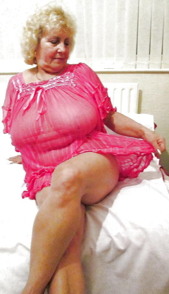 25P Fucking granny whore