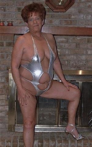25P Granny cunts also fucking, sucking, showing T and A