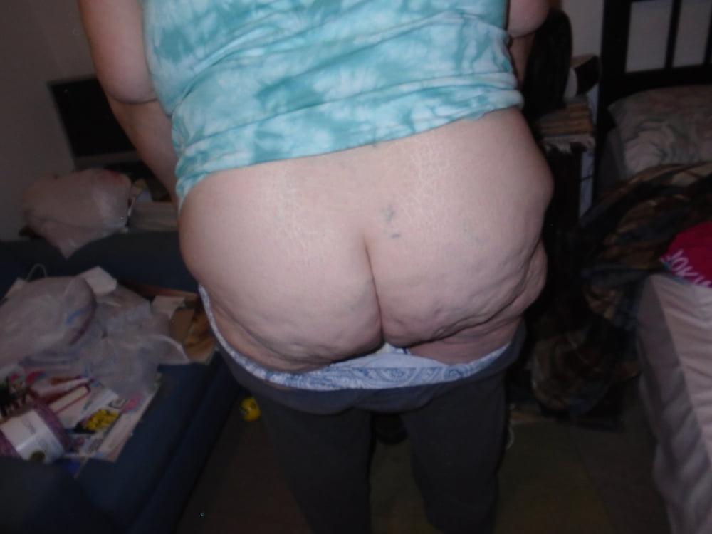 25P Fundul anal suculent matur spatios matur in 60 de ani