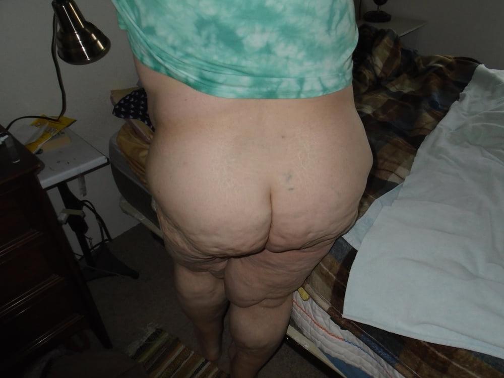 25P Fundul anal suculent matur spatios matur in 60 de ani