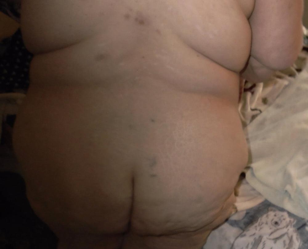 25P Fundul anal suculent matur spatios matur in 60 de ani
