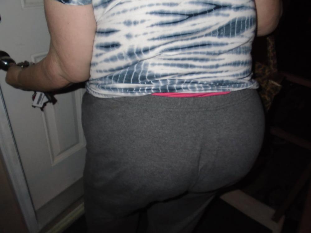 25P Fundul anal suculent matur spatios matur in 60 de ani