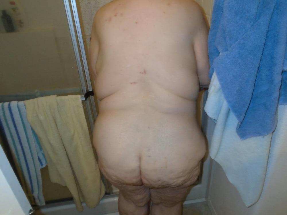 25P Fundul anal suculent matur spatios matur in 60 de ani