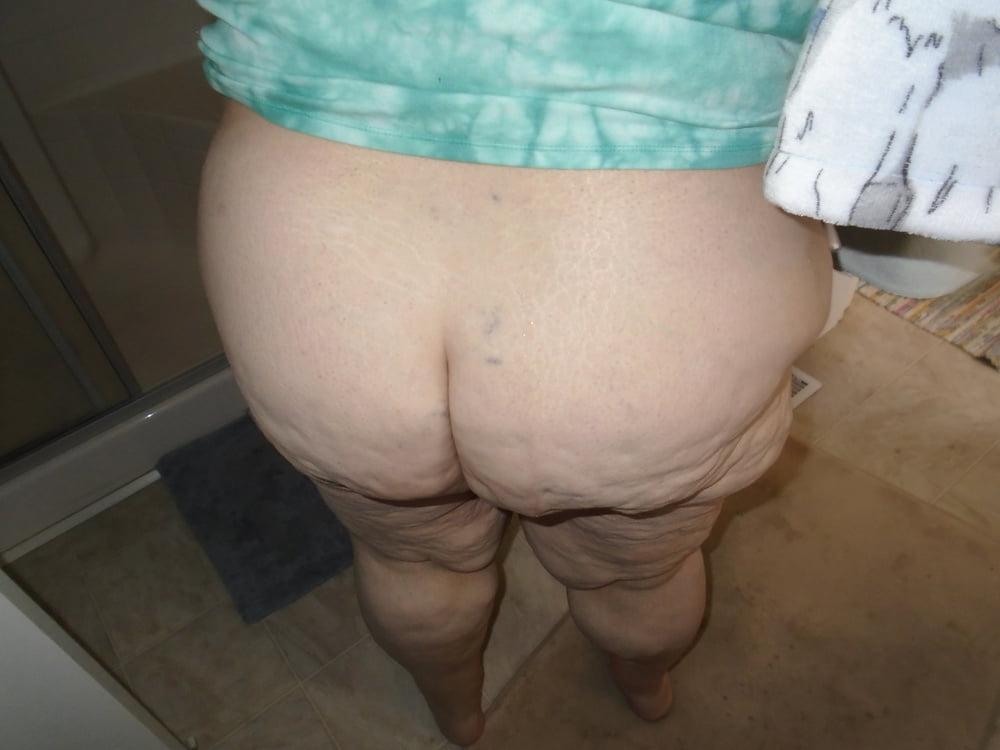 25P Fundul anal suculent matur spatios matur in 60 de ani
