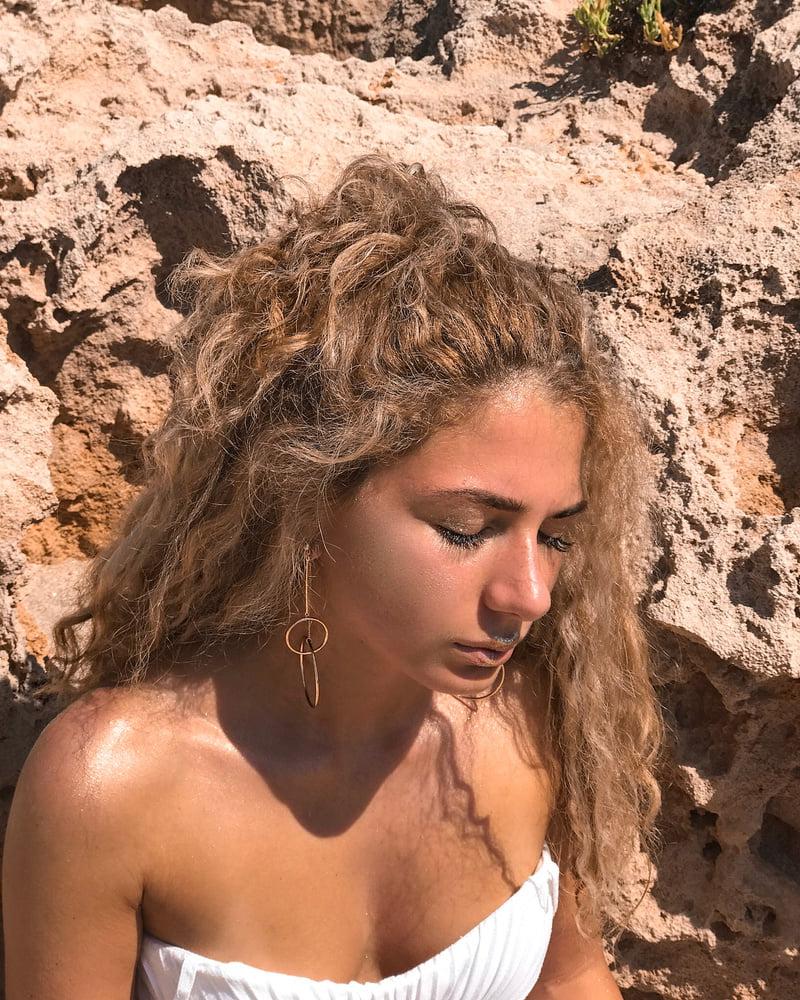 25P Greek Girl