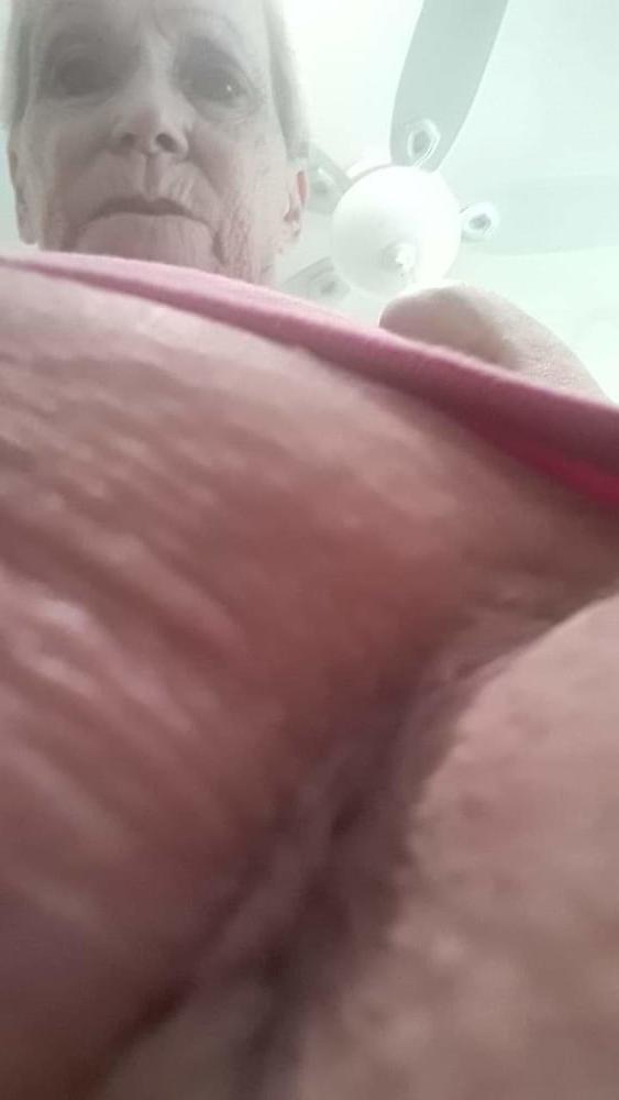 6P A horny granny