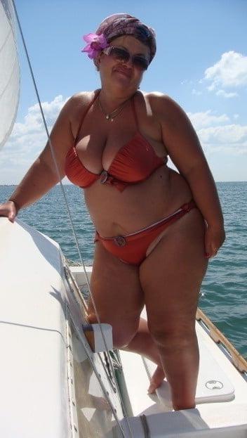 15P BBW matures and grannies at the beach 507
