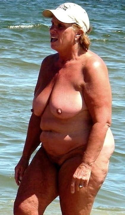 15P BBW matures and grannies at the beach 507