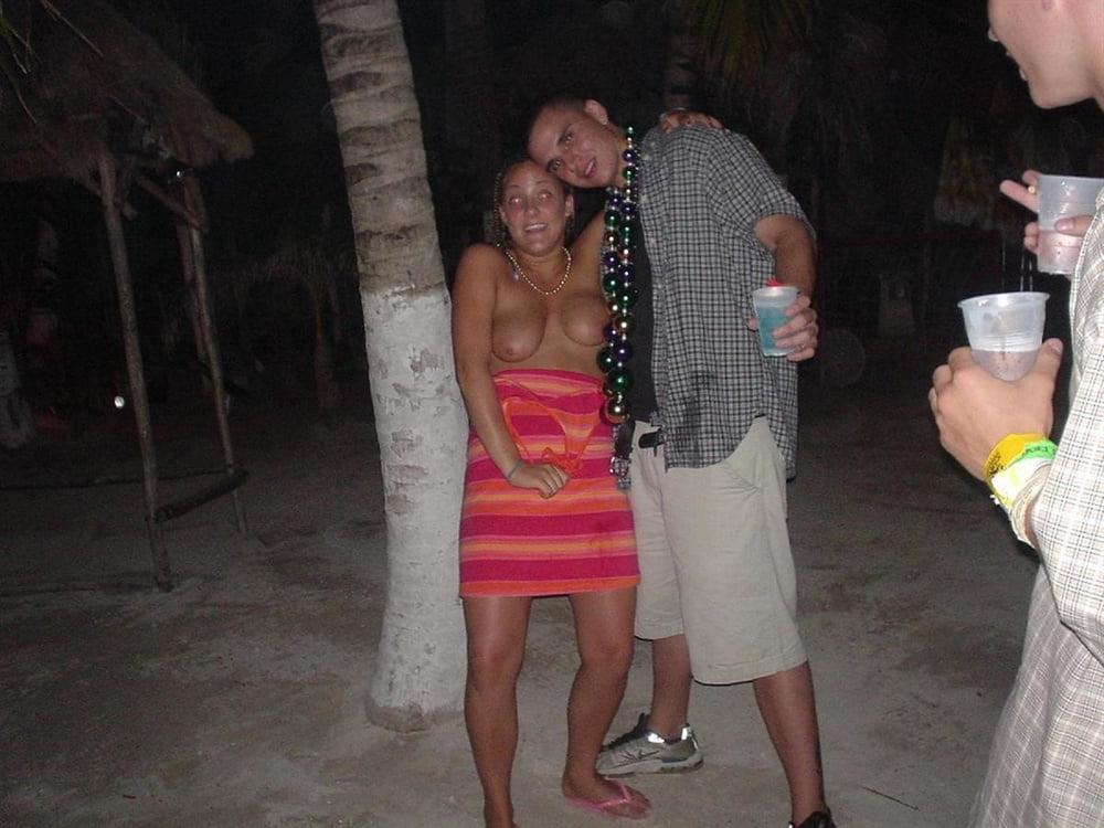 16P Beach Voyeur